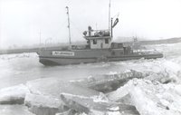 Jégveszély elhárítás a Tiszán jégtörő hajóval (Északmagyarországi Vízügyi Igazgatóság ár- és belvízvédekezése 1976-1977)