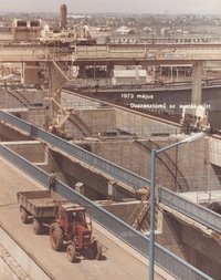 Duzzasztómű az avatás előtt, 1973. május (Kiskörei Vízlépcső építése 1967-1973)